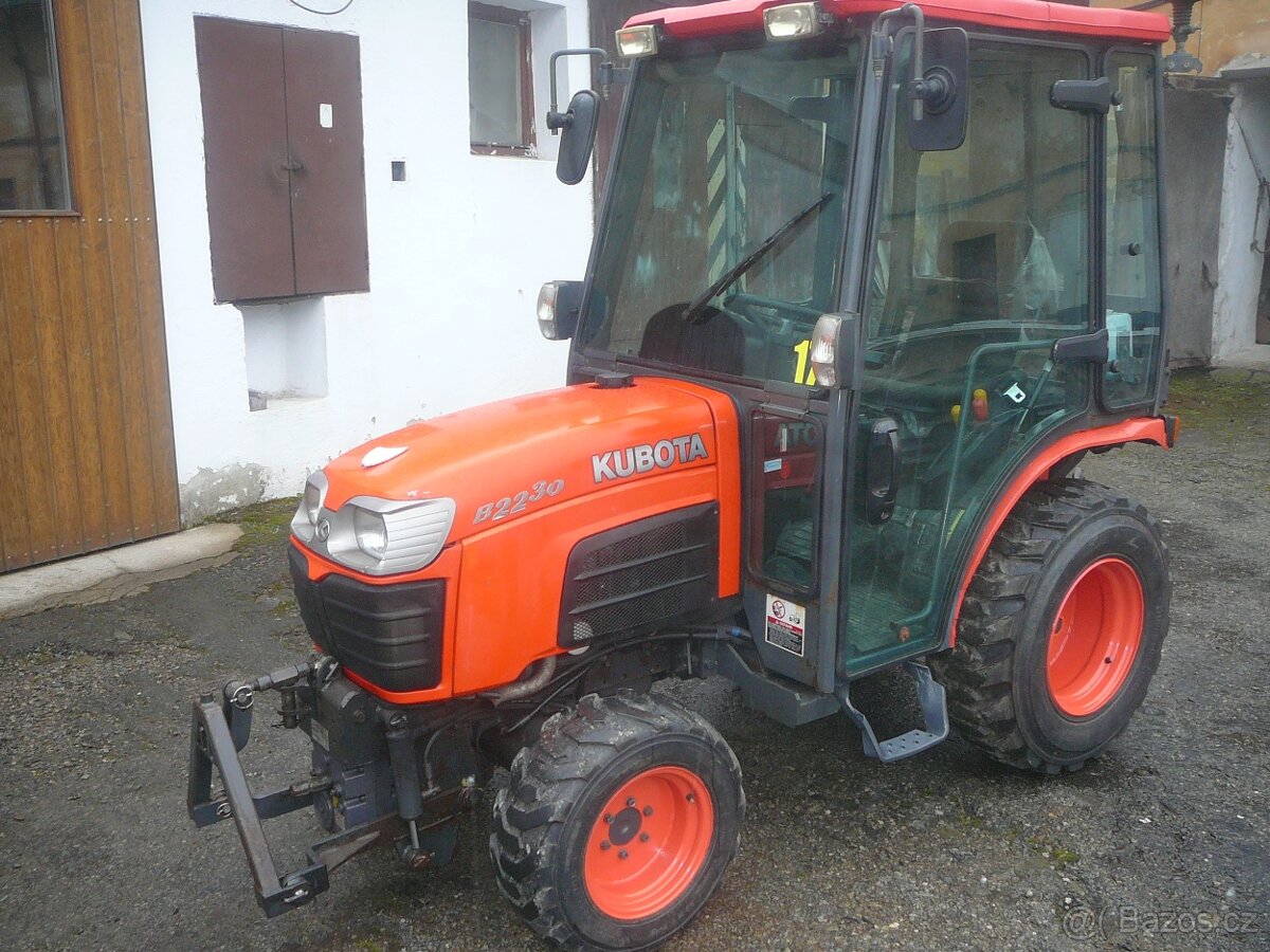 Malotraktor Kubota B2230 HST, klimatizace