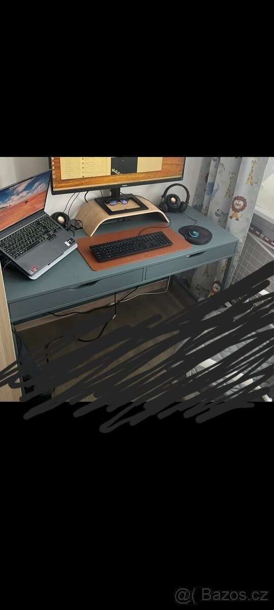 Psací stůl IKEA