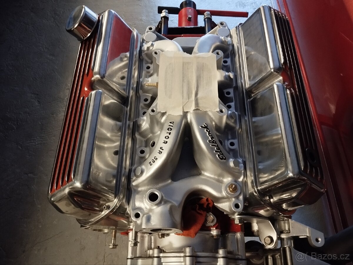 Edelbrock Victor jr.  289/302/351