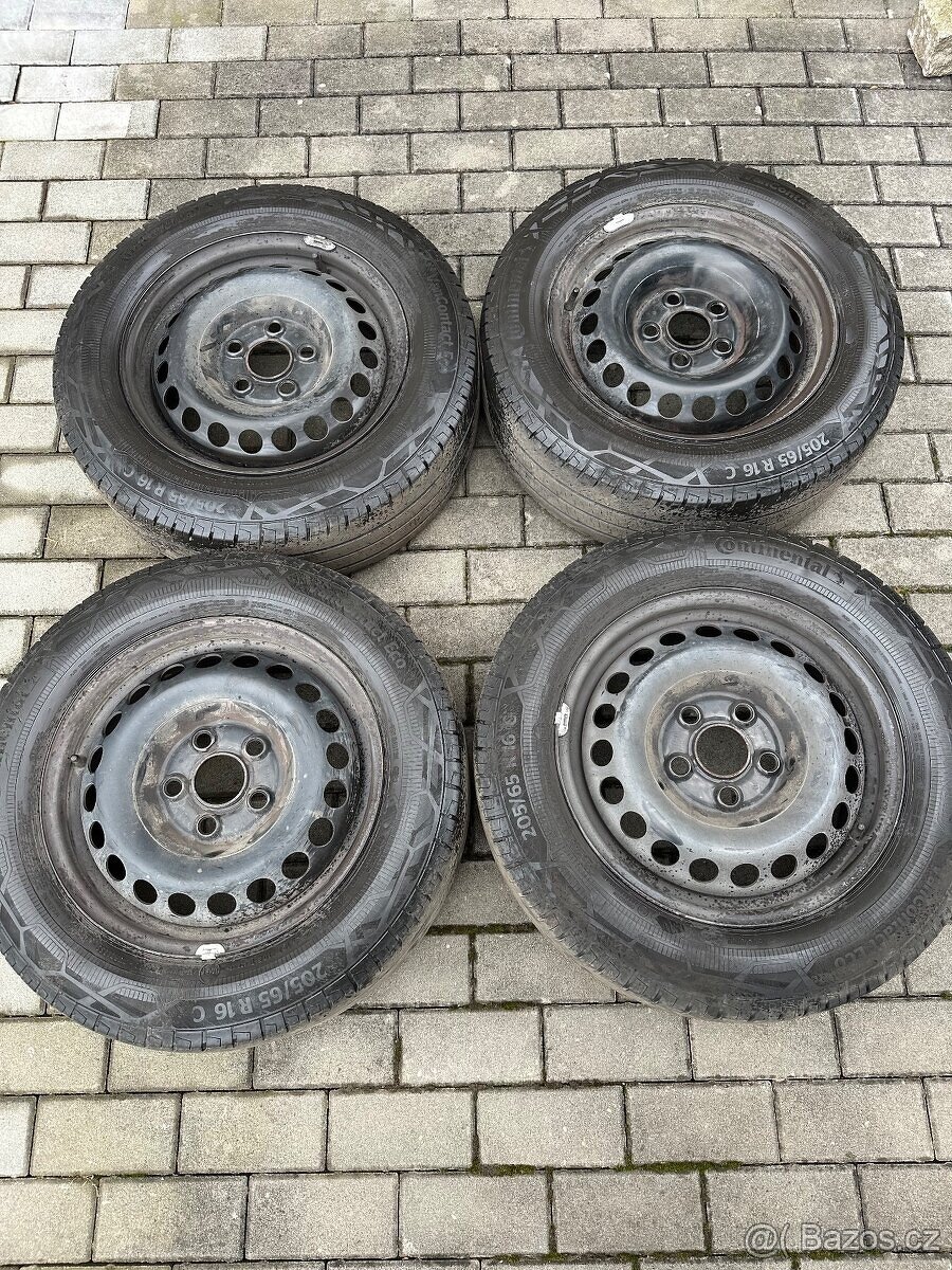 Sada kol 5x120 s pneu zimní 205/65 R16c na T5