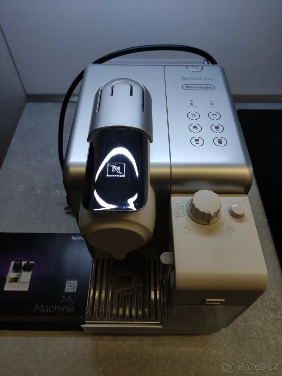 Nespresso Lattissima Touch EN560.S + kapsle