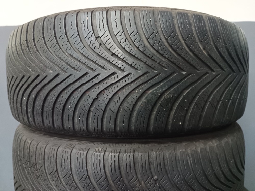 215/50 R17 MICHELIN (3817)