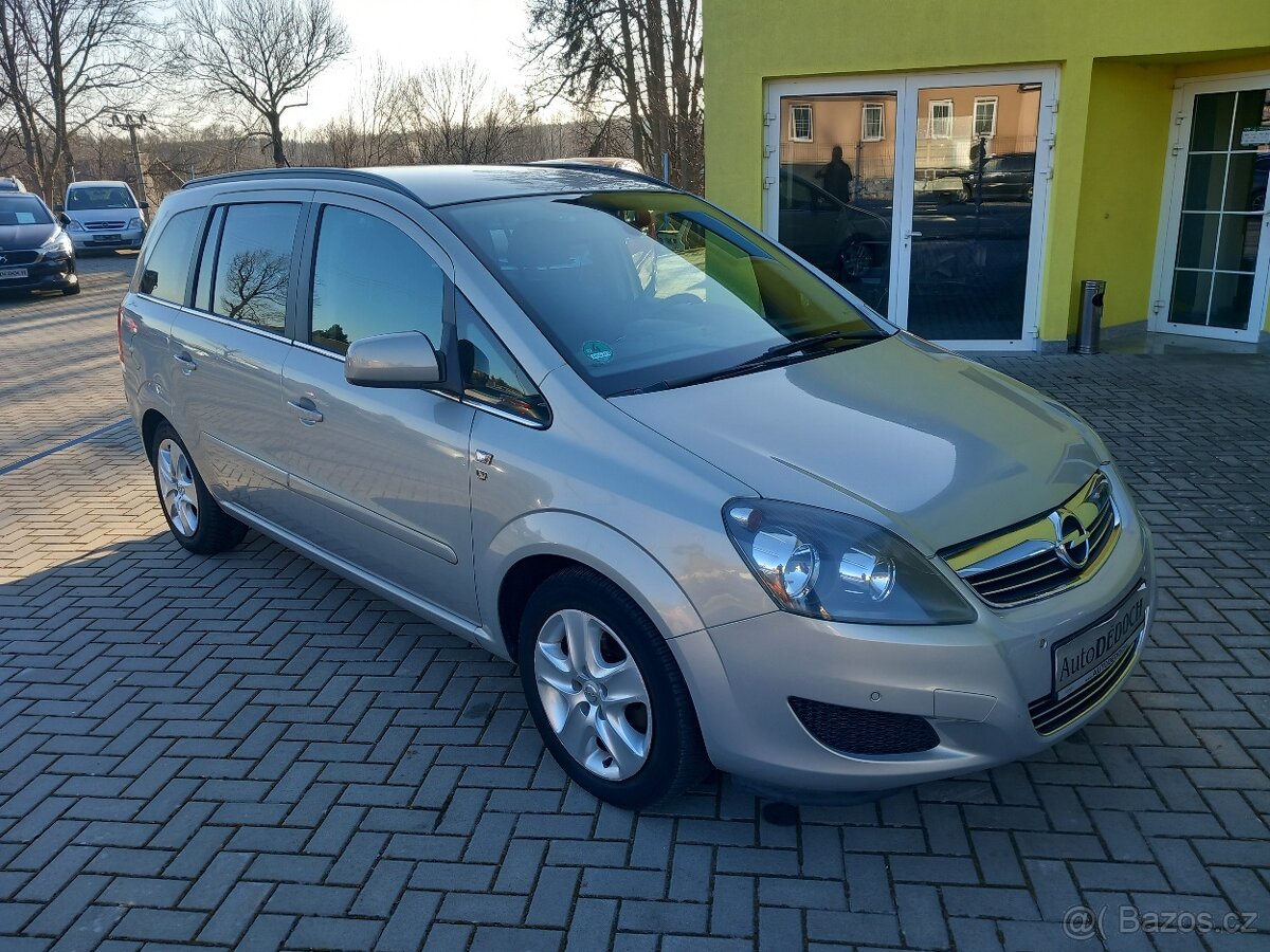 Opel Zafira 1.6i TAŽNÉ 7 MÍST 2010  BEZ KOROZE