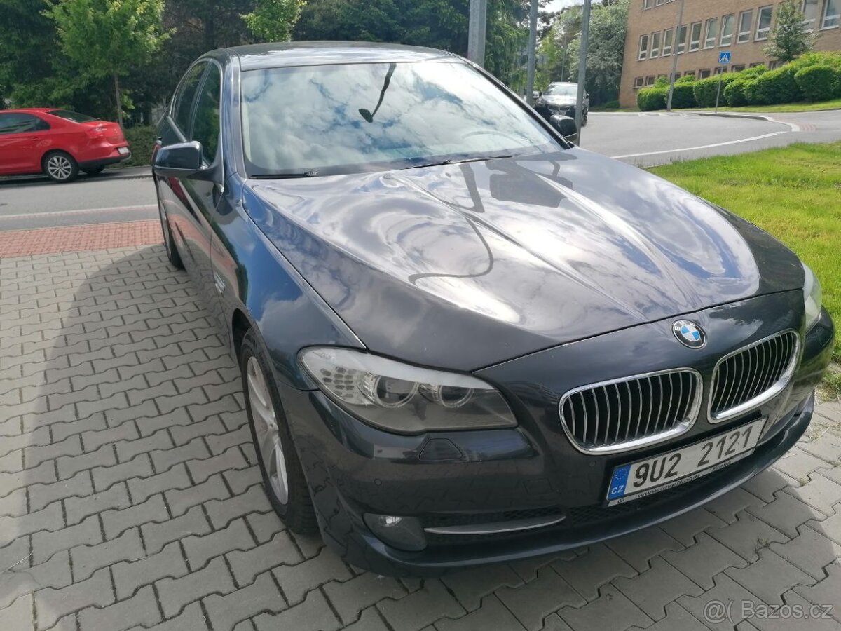 BMW 5 525 x drive automatik. Kůže