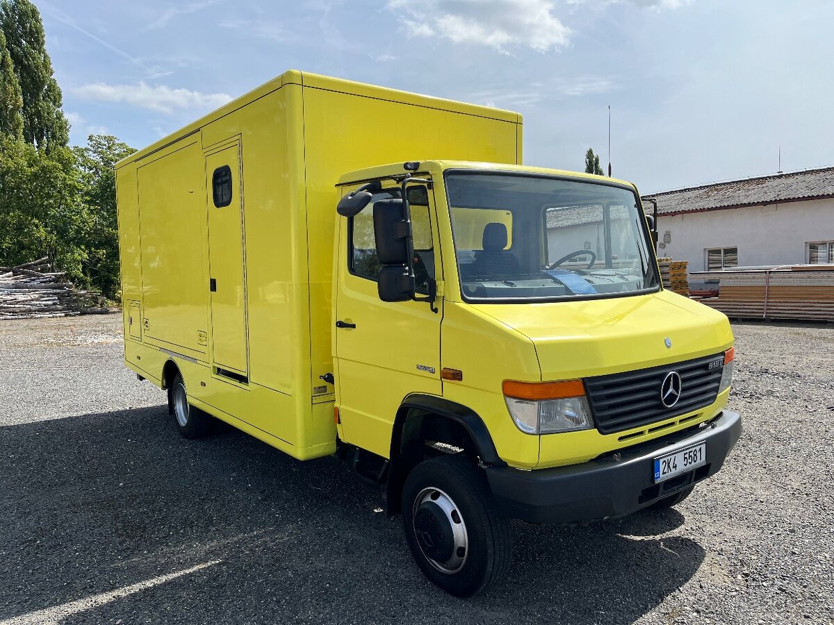 Mercedes-Benz Vario 818 DA