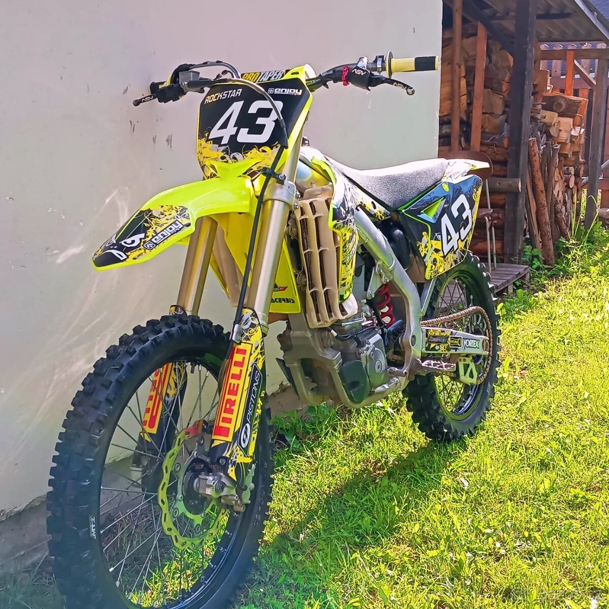 Suzuki RMZ450