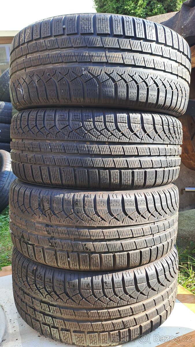 245/40R19 zimní