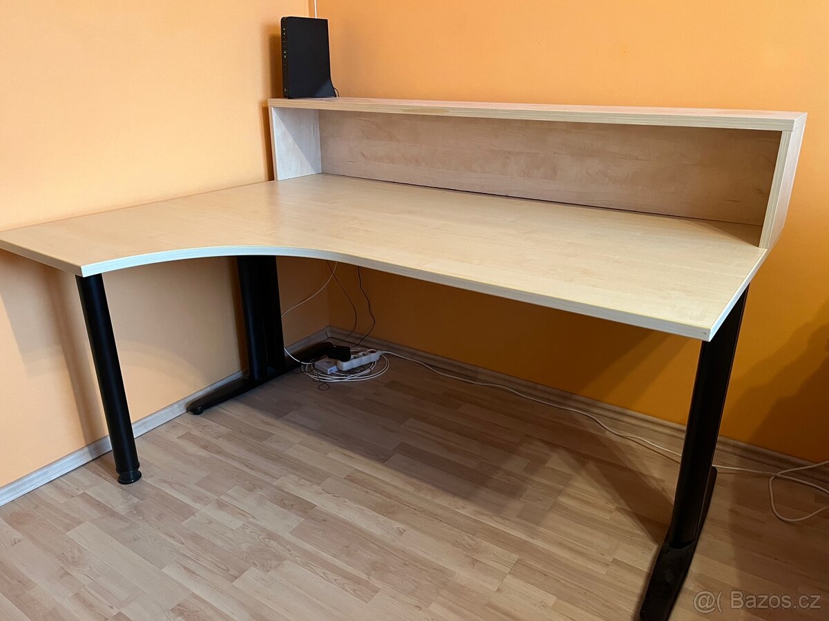 Pracovní stůl IKEA