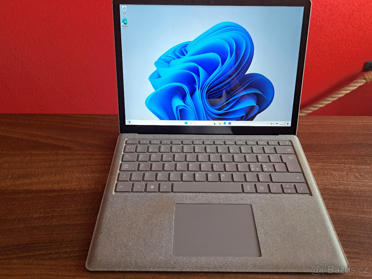 Microsoft Surface Laptop i7/16GB/SSD 512GB/dotyk