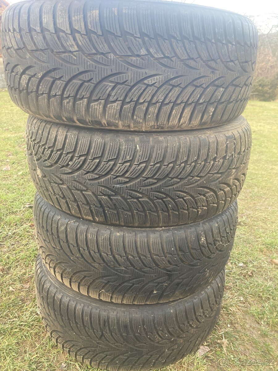 Zimní pneu Nokian 225/50R17