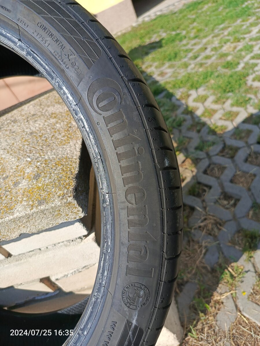 225/40 R 18