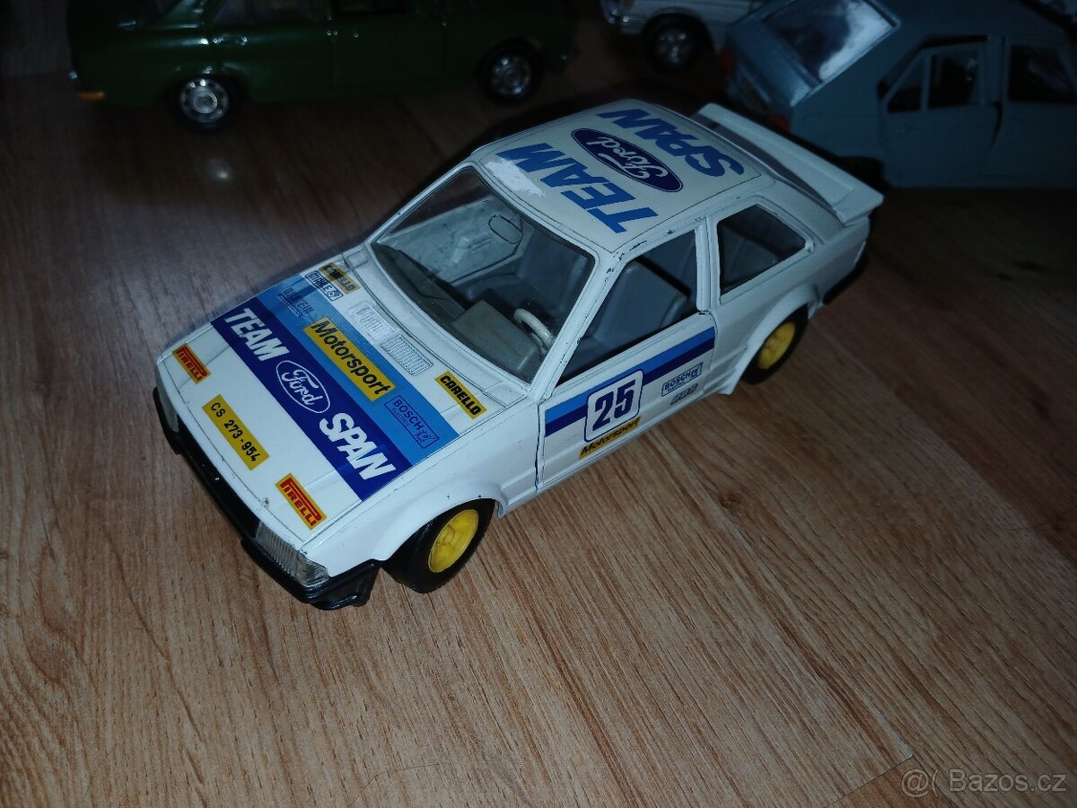 Ford esccort 1:24 bburago