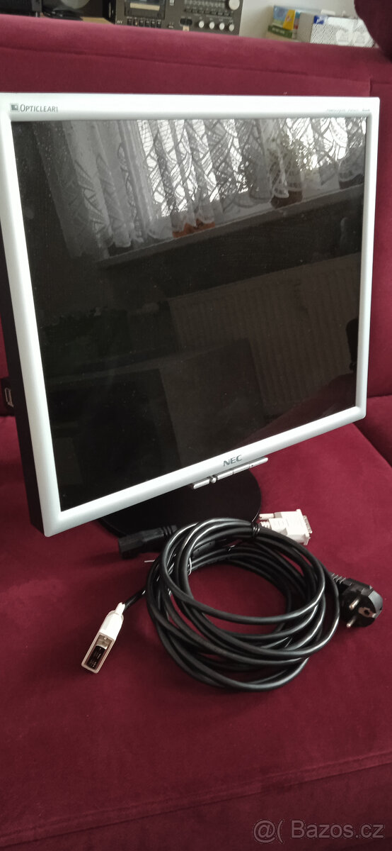 NEC 90GX2 Pro - LCD monitor 19