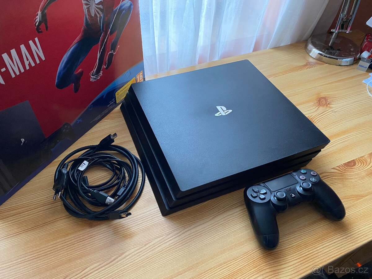 Playstation 4 PRO 1TB + ovladac + hry