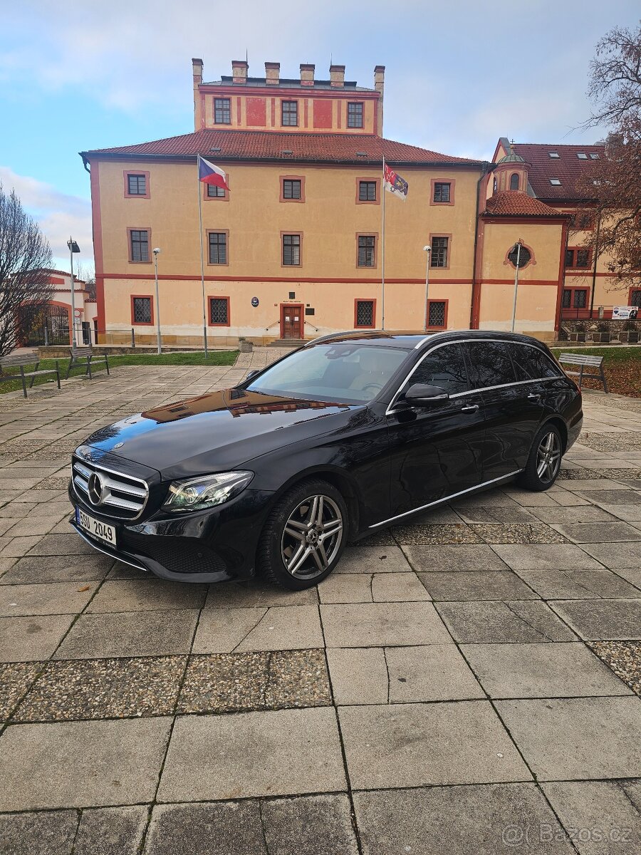 Mercedes benz E220 d ,Krásný stav  ,Čr,360 kamera,Nezávislé,