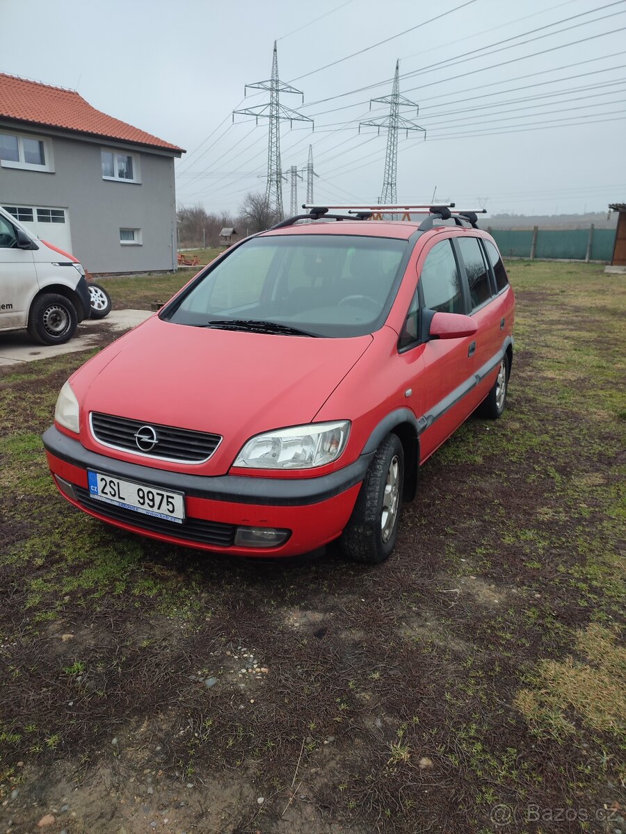 Opel Zafira 1.8 16v 7mistná verze, tažné zařízení