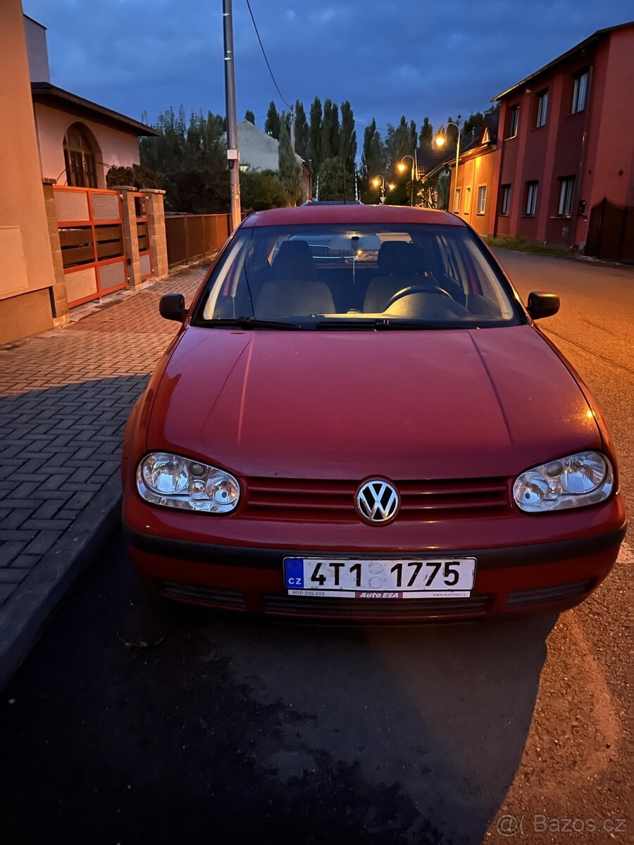 Wolkswagen golf 1.6 77KW