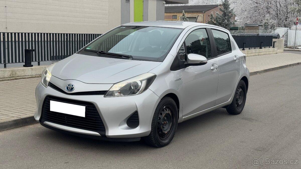 Toyota Yaris Hybrid 1,5 HSD, kamera, automat