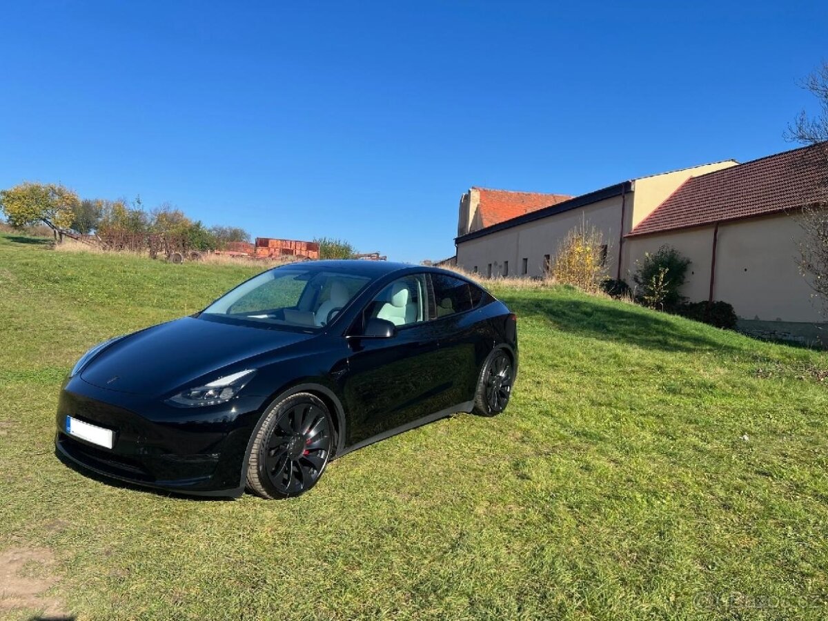 Tesla Model Y, Performace 2023 Odpočet DPH