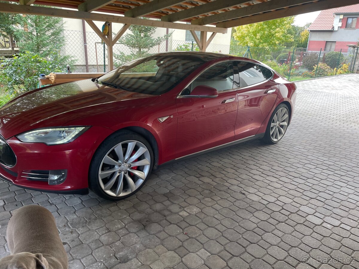 Tesla S 85 + Performance.