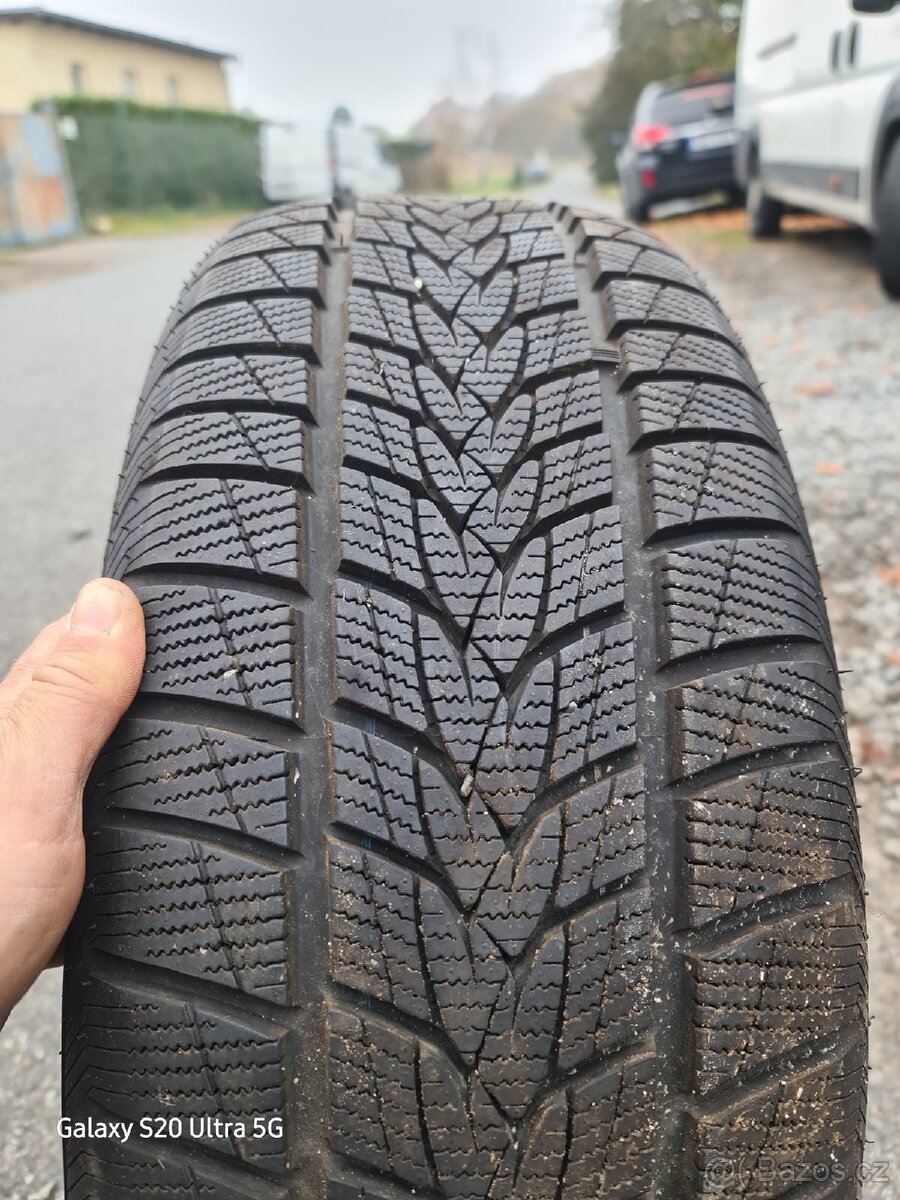 225/55R17 Imperial Snow uhp 8mm