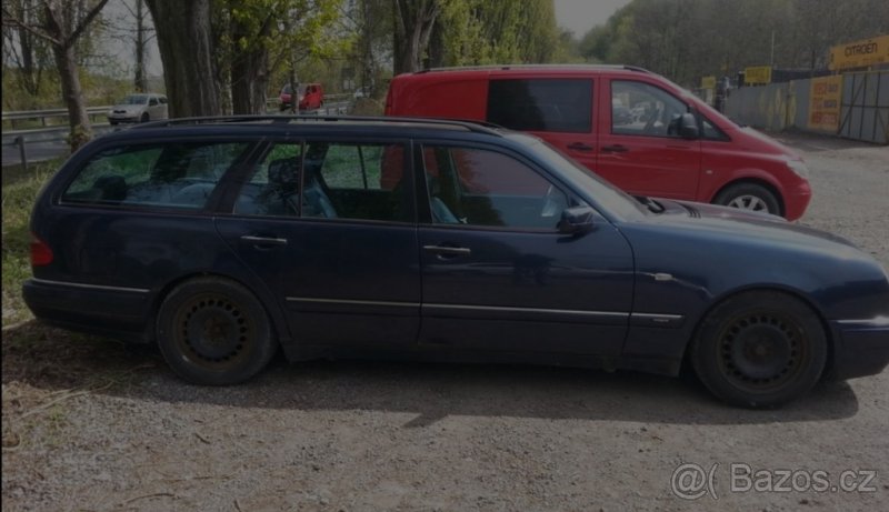 Mercedes Benz  E 210 3,0 TD