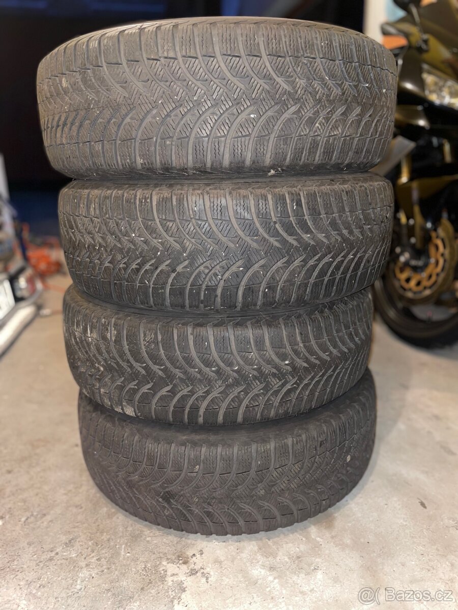 205/60 R16 zimní pneu Michelin