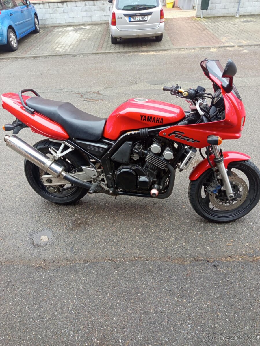 Yamaha FZS 600