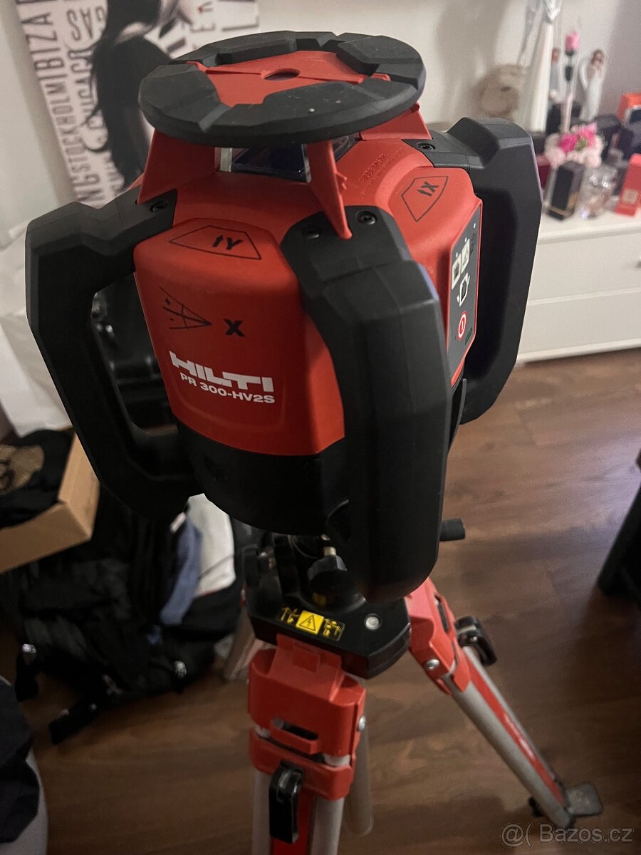 HILTI PR 300 HV2S komplet s hilti stativem a zaměřovací latí