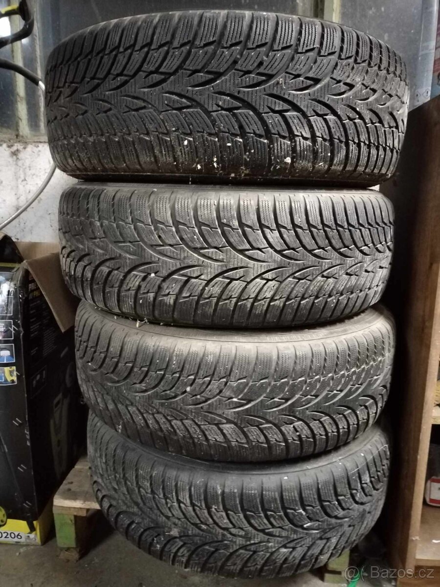 Kola NOKIAN 215/65 R 16