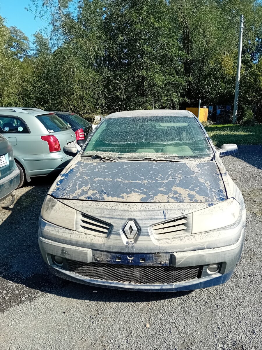 Prodám díly z RENAULT MEGANE 1,5 78kW,2006 K9K P 7