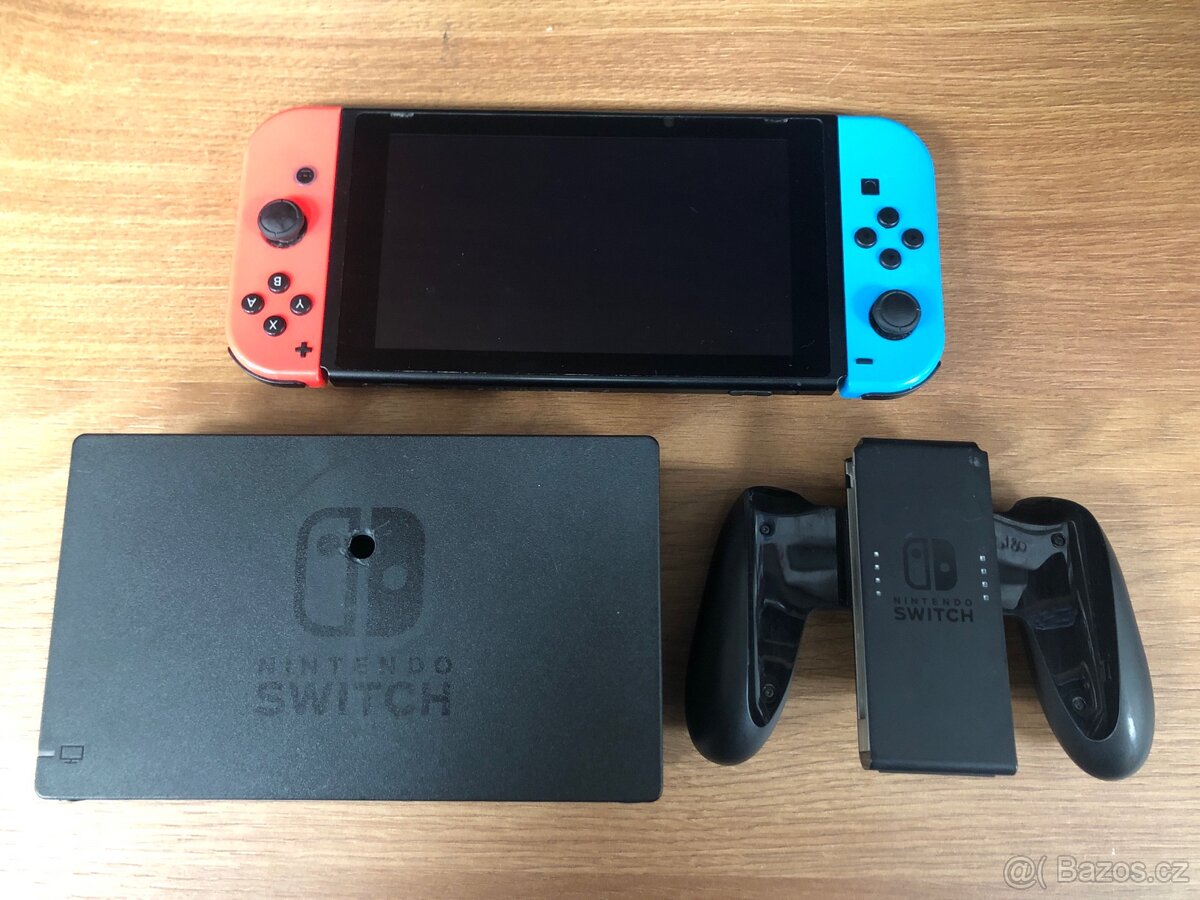 Nintendo Switch, TV dock, gamepad Joy-Con grip