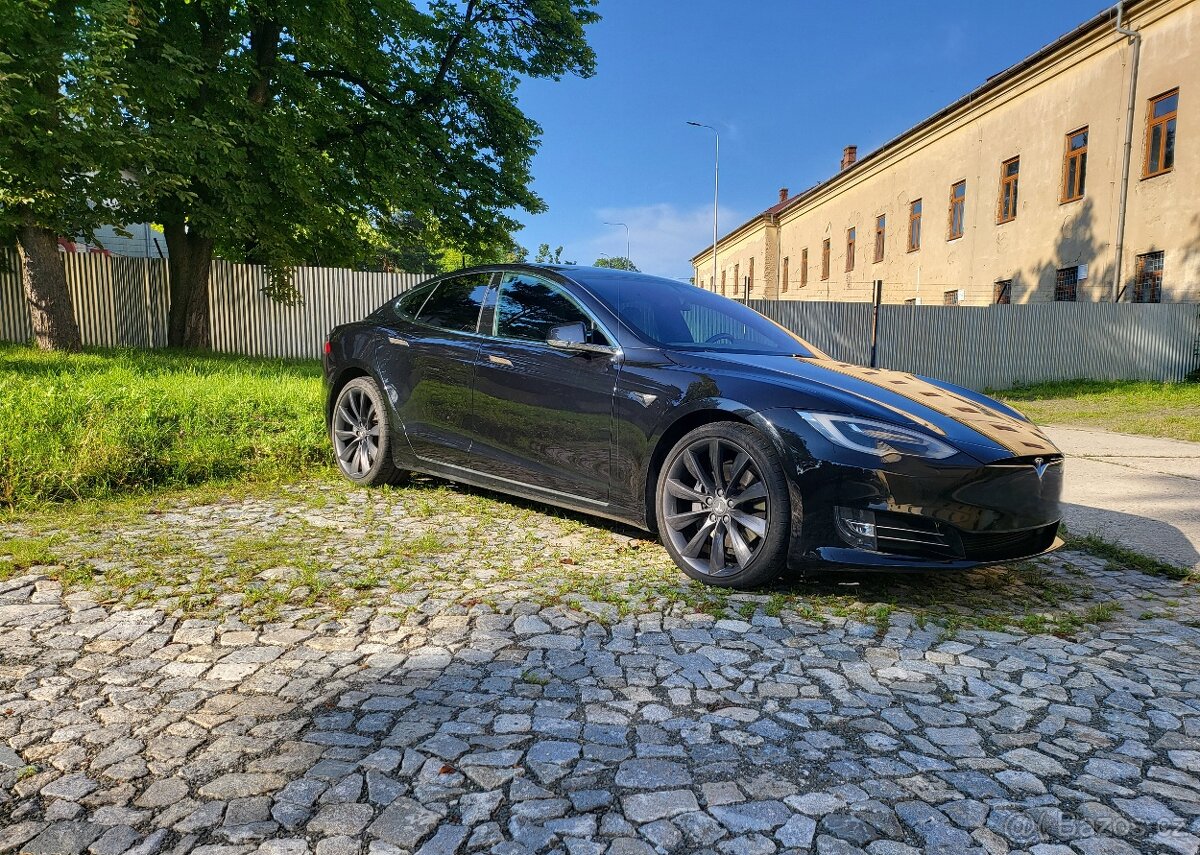 TESLA Model S 100D Long range