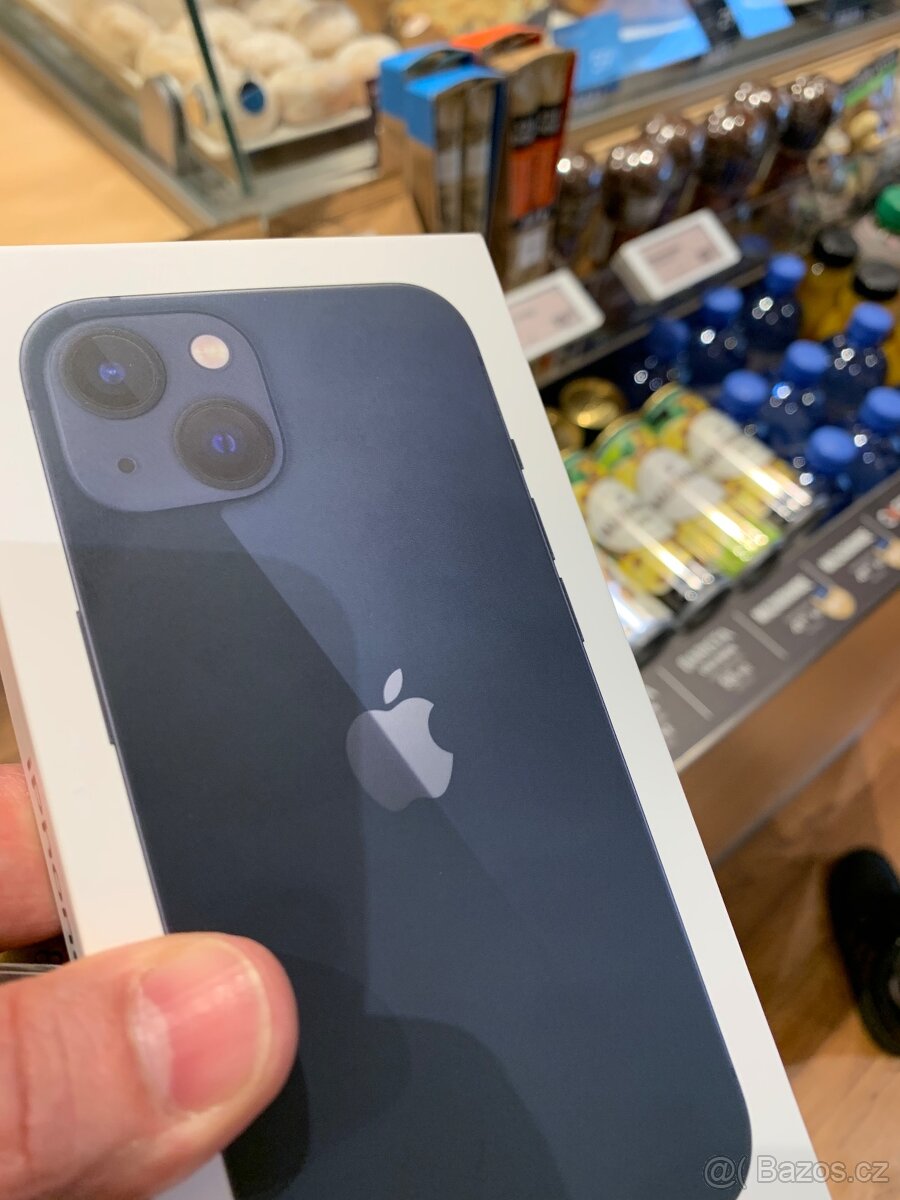 Apple iPhone 13 128GB černá Zánovní