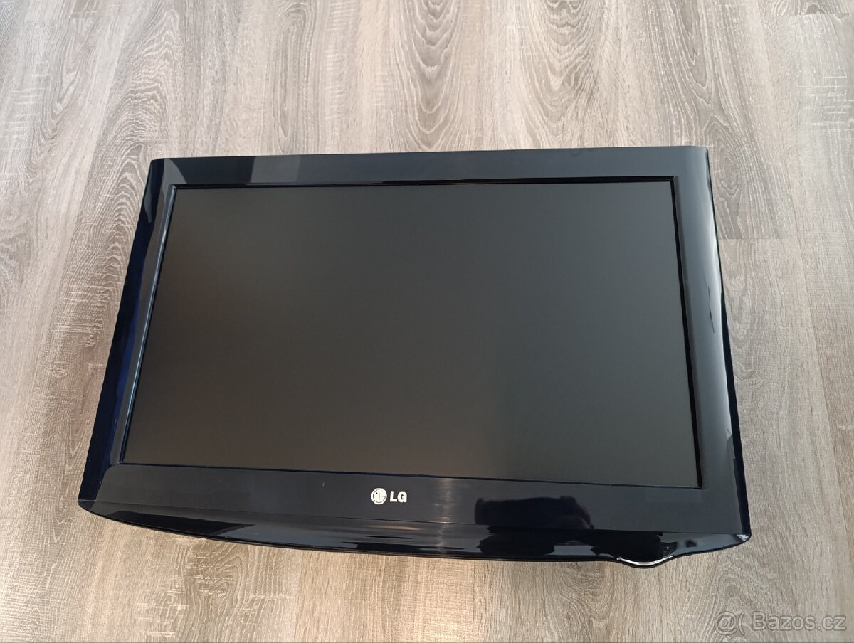 26" LG LCD TV - 26LD320