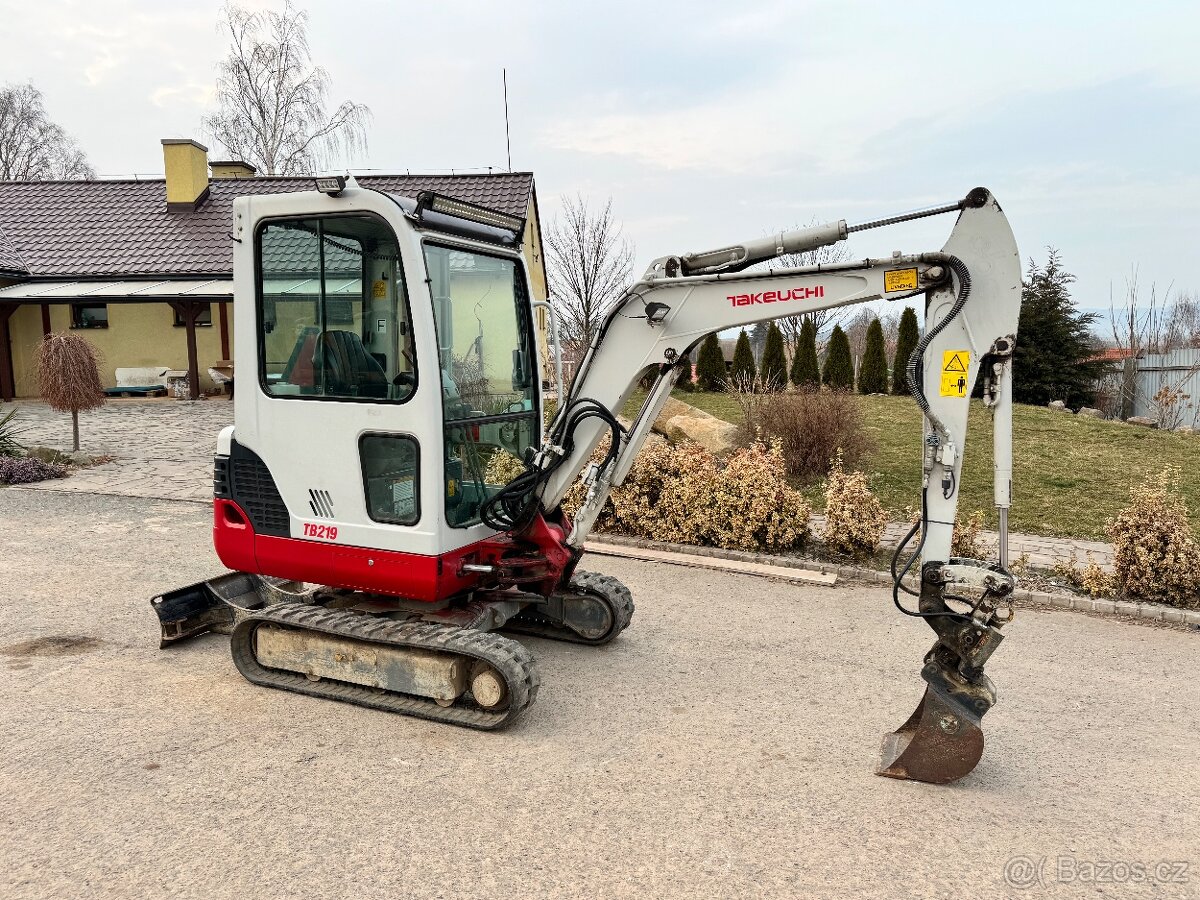 Minibagr Takeuchi TB219 2014 Powertil