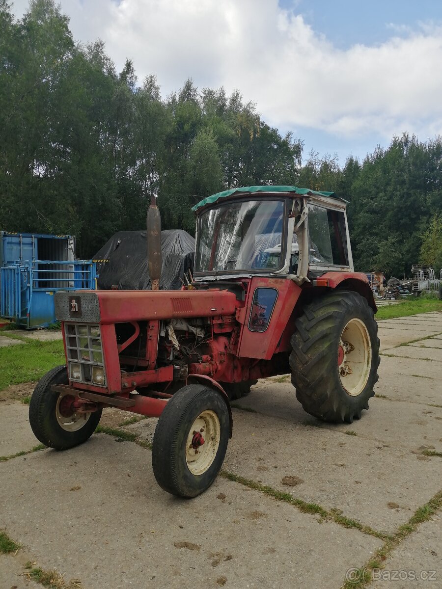 Traktor IHC 644