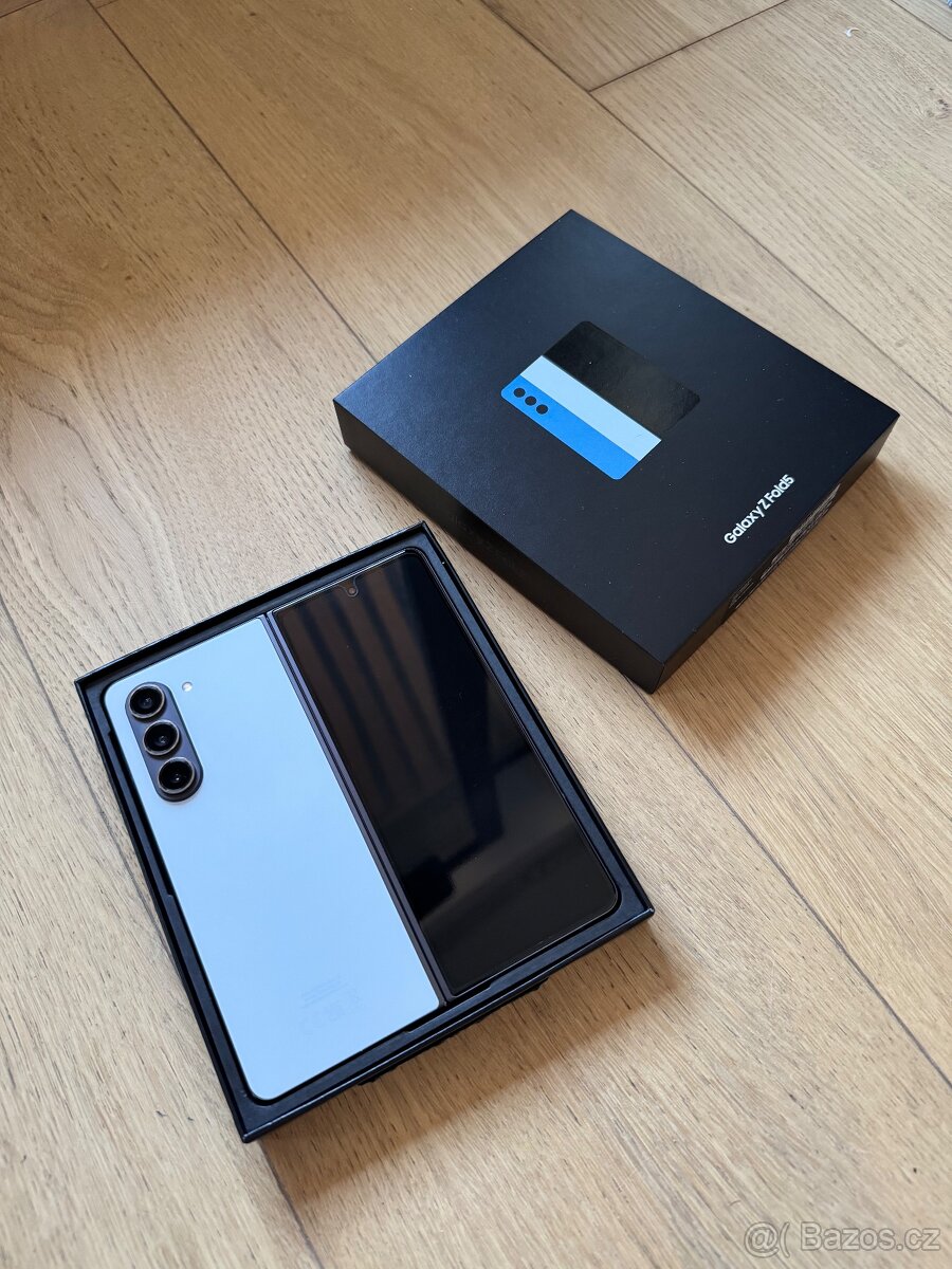 Samsung Galaxy Z Fold 5 512GB šedý