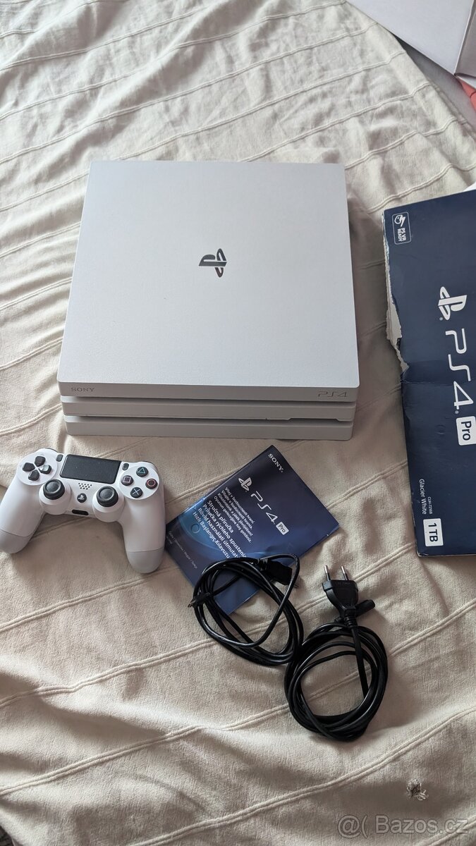 Playstation 4 pro white.SW 9.60. 2x ovladač