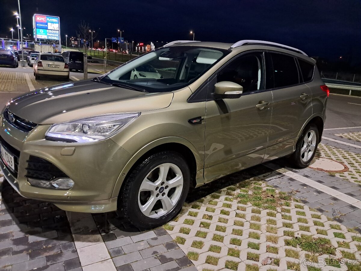 Ford kuga 2.0tdci 4x4 st-line top stav