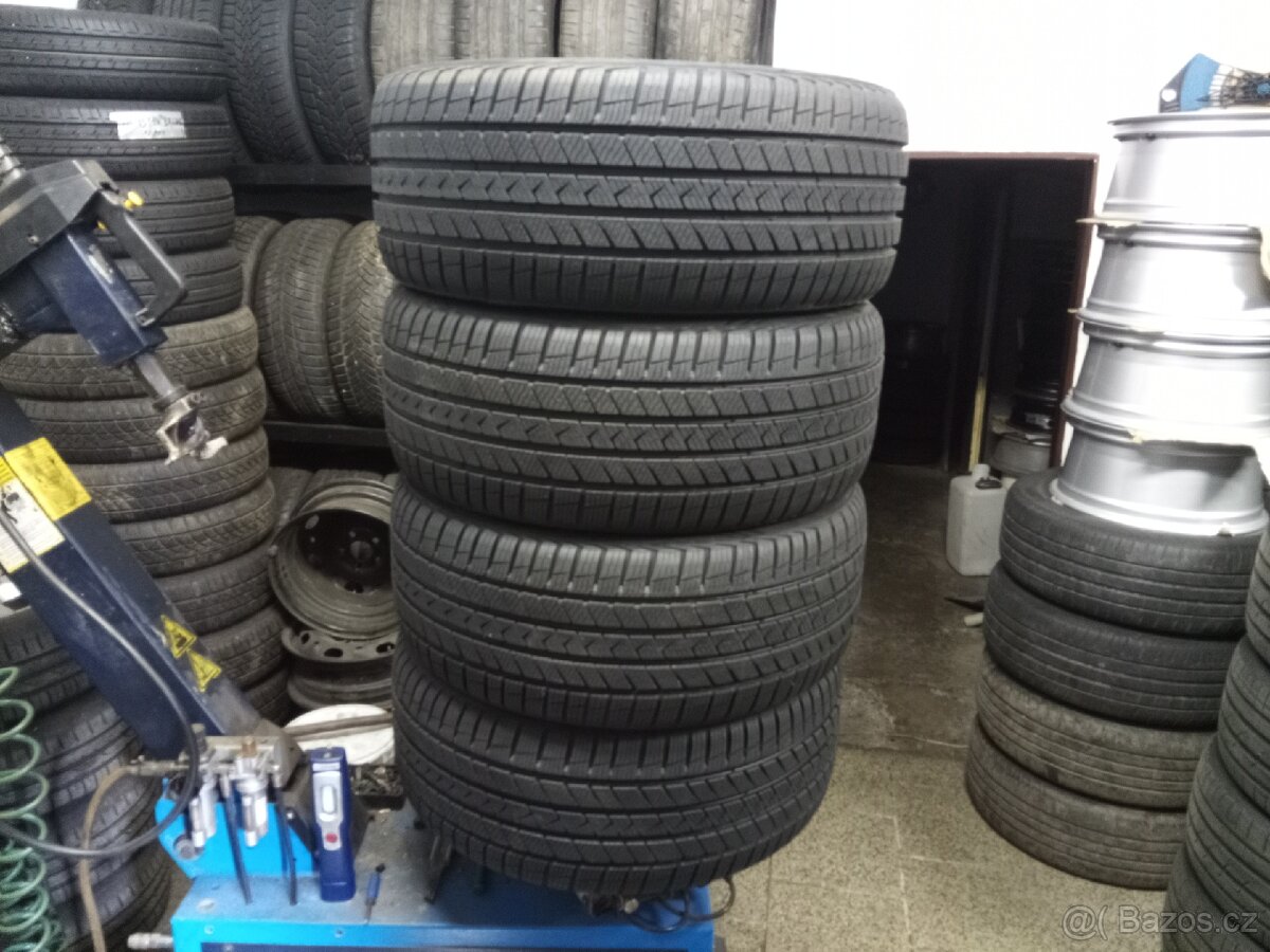 235/40 R19 XL Nové Vredestein