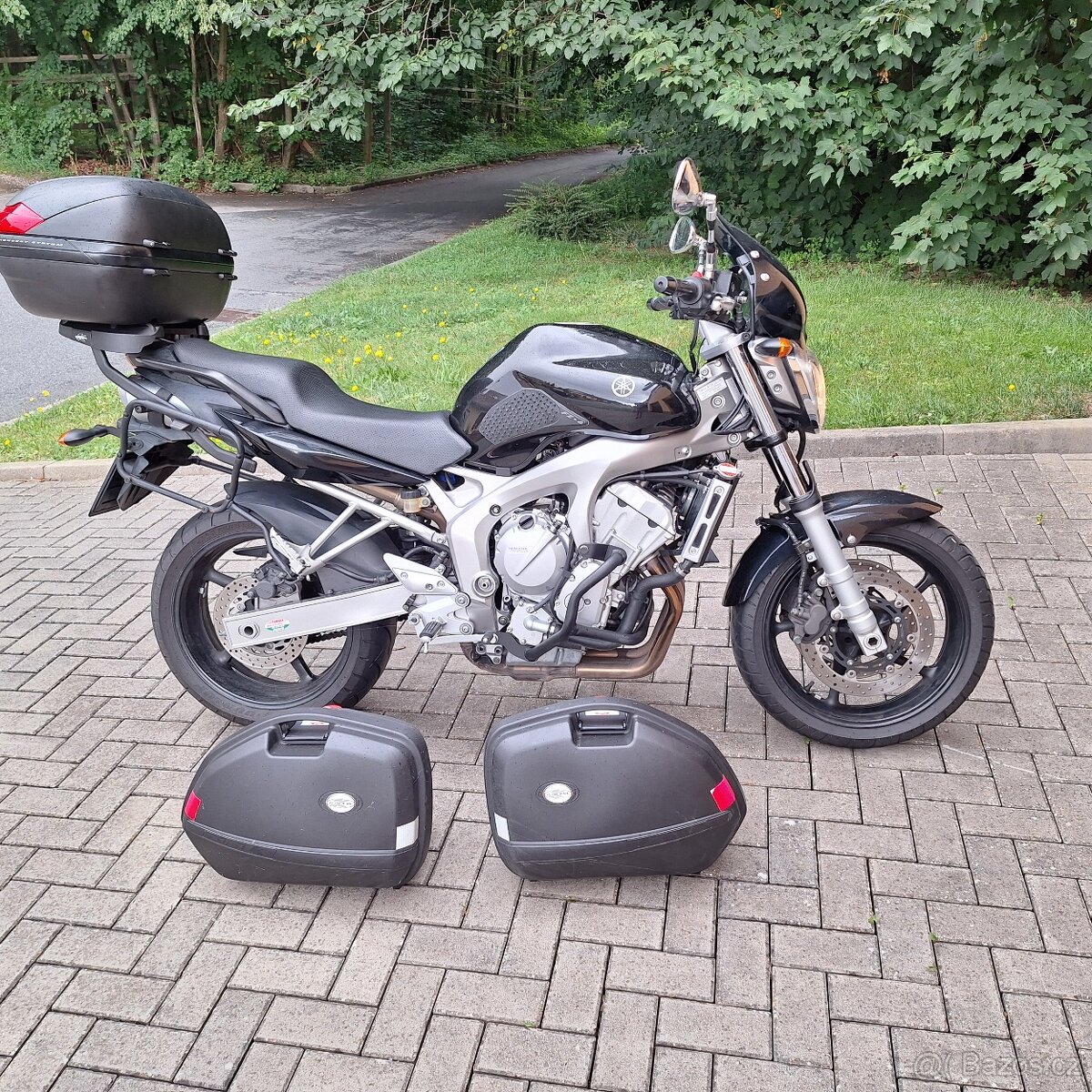 YAMAHA FZ6