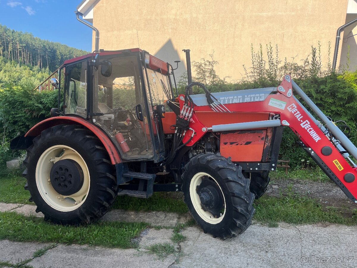 Zetor 9540 s novým celnim nakladacem a příslušenstvím