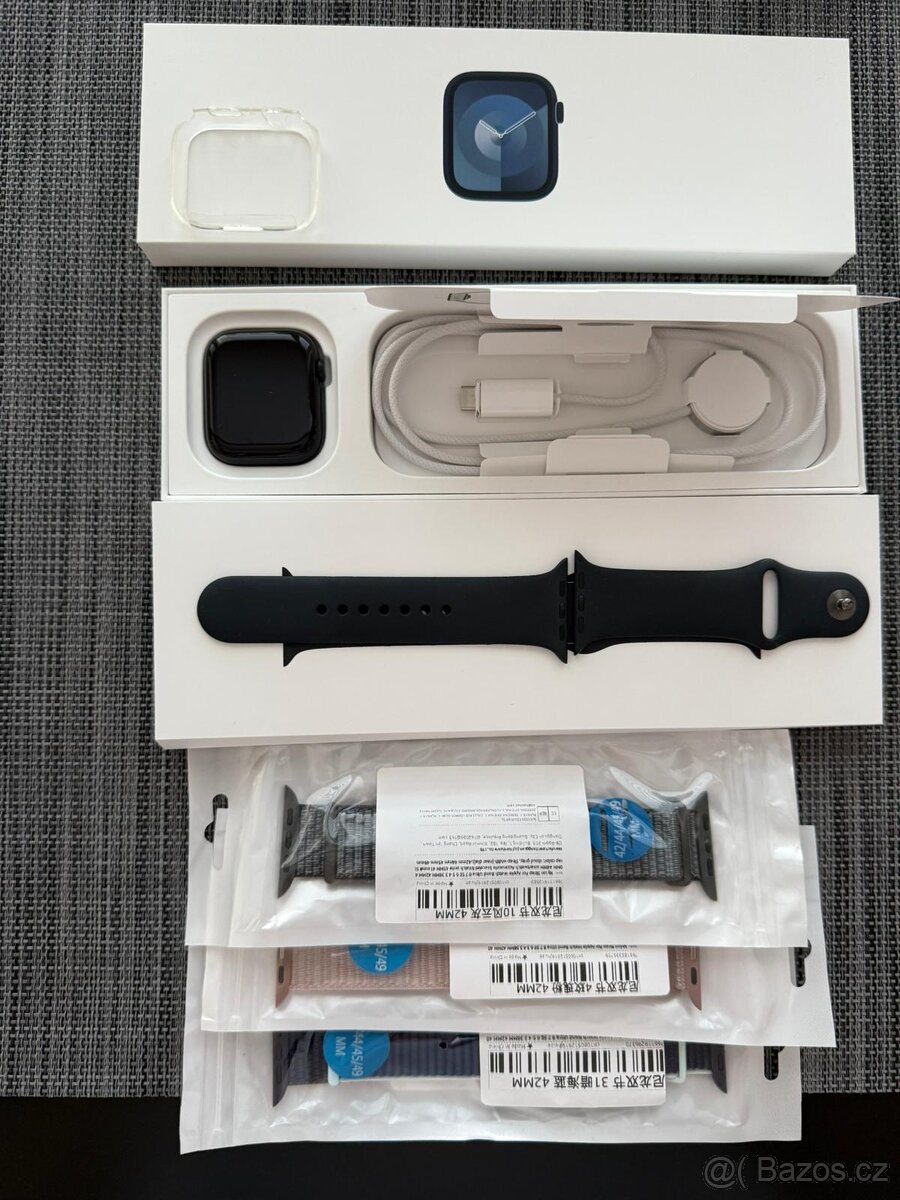 Apple Watch Série 9 45mm Temné inkoustový hliník