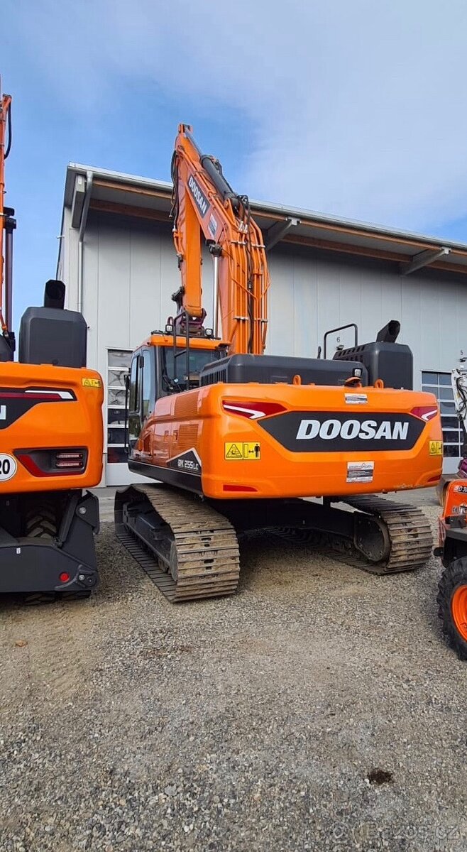 Pásové rypadlo DOOSAN DX300LC a DX 255-7 NLC