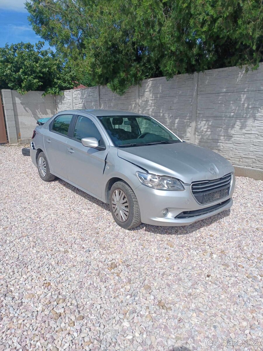 Rozpredam Peugeot 301 1.2 53kw 2014 HM02