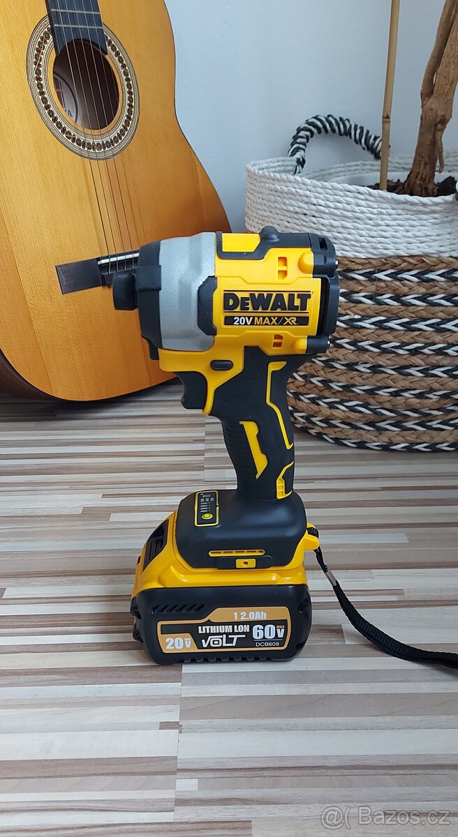 Aku malý Rázový utahovák DCF850 20V, pro DeWALT baterie 20V.