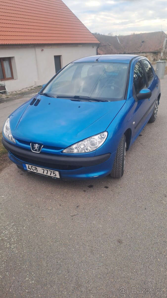 Peugeot 206 1.4 r.2006 rezervováno