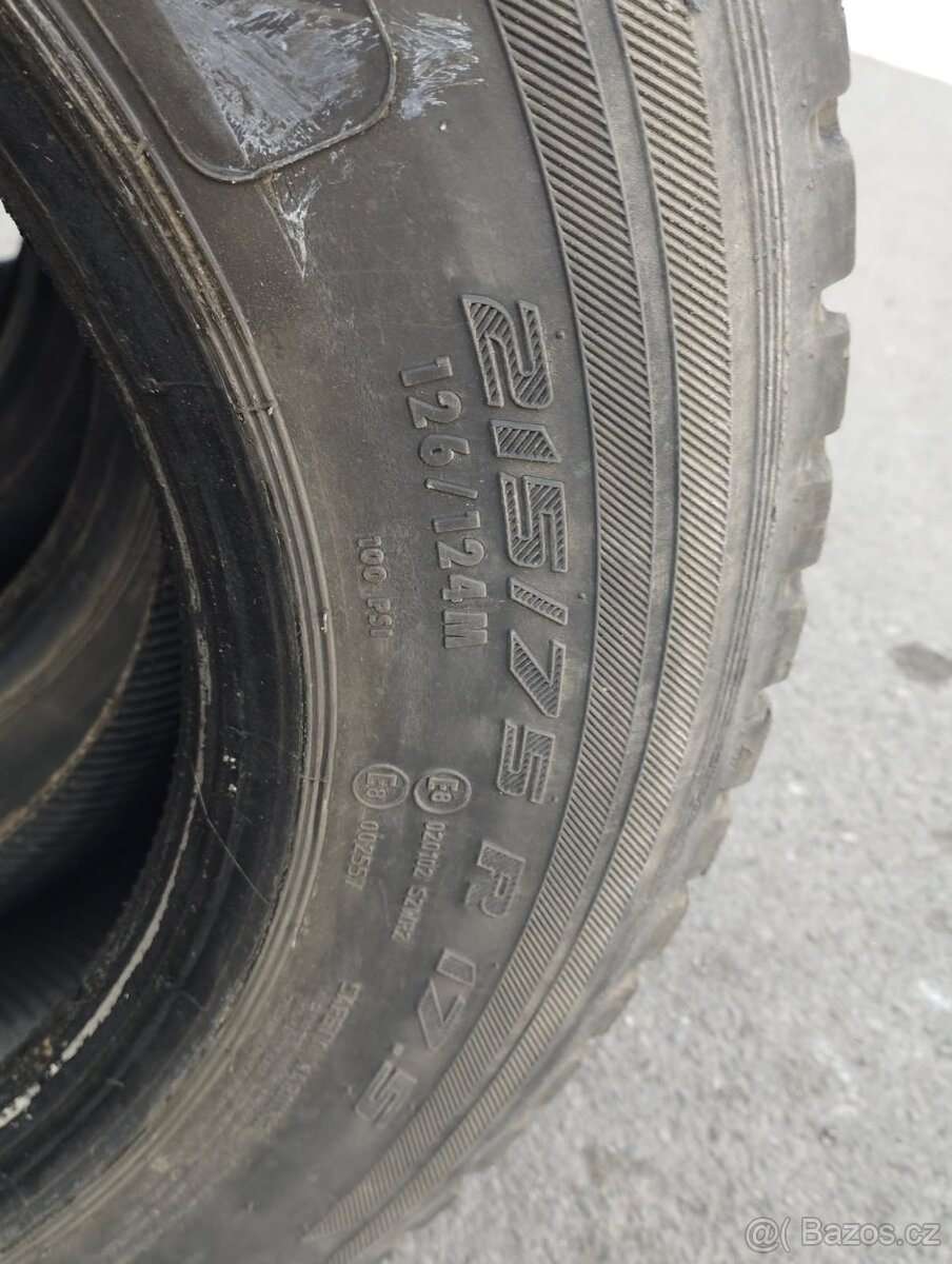 Pneu215/75r17,5