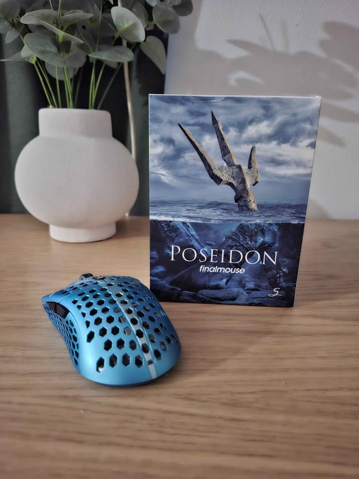 Finalmouse Starlight-12 Poseidon Small herní myš